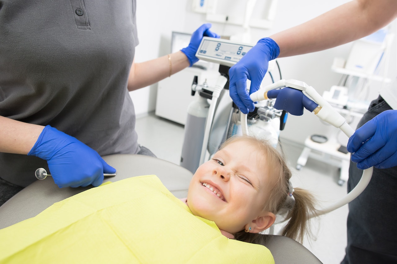 Dentofobia u dzieci: Jak pomóc dziecku pokonać lęk przed dentystą?