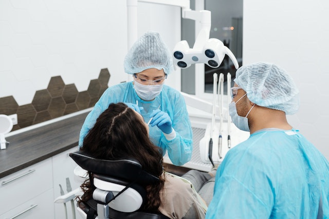 zakładanie implantów w trakcie ciąży